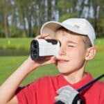 Entfernungsmesser für den Golfplatz (depositphotos.com)