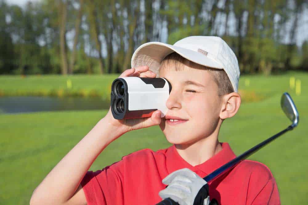 Entfernungsmesser für den Golfplatz (depositphotos.com)