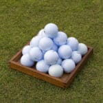 Golfbälle werden aufwendig und hochwertig hergestellt