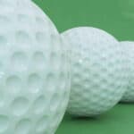 Ein Golfball besteht aus 3 Schichten