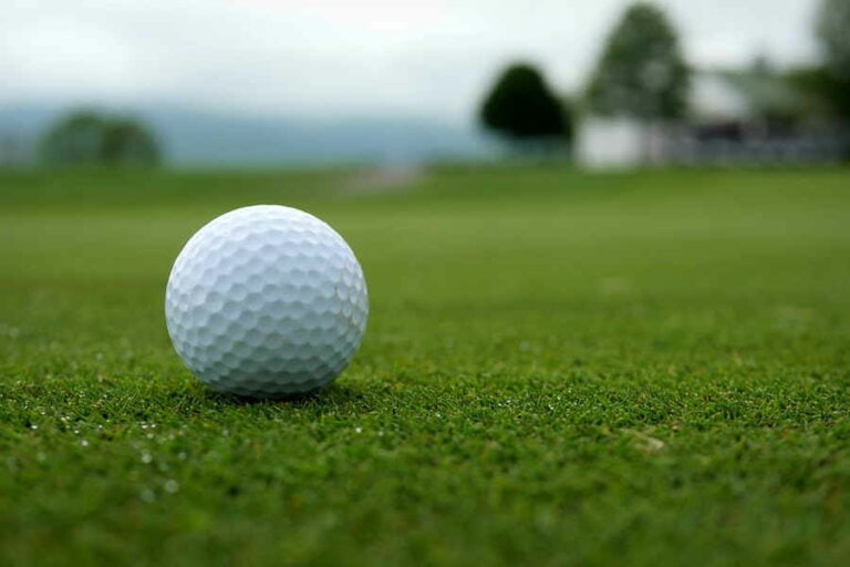 Gute Golfbälle können für eine bessere Leistung sorgen