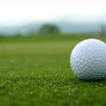 Die Haltbarkeit eines Golfballs hängt von dessen Qualität und Gebrauch ab
