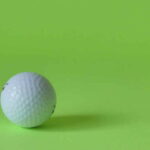 Die teuersten Golfbälle können sogar mit Diamanten besetzt sein
