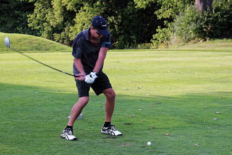 Die Länge des Golfschlägers muss passen!